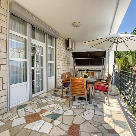 Apartamento Lilly 1 By Interhome