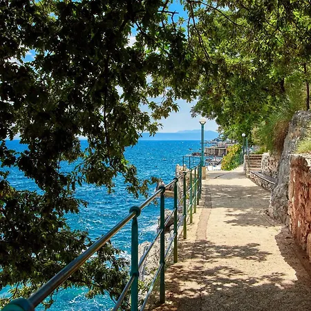 Lilly 1 By Interhome