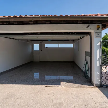 Lilly 1 By Interhome Laurana