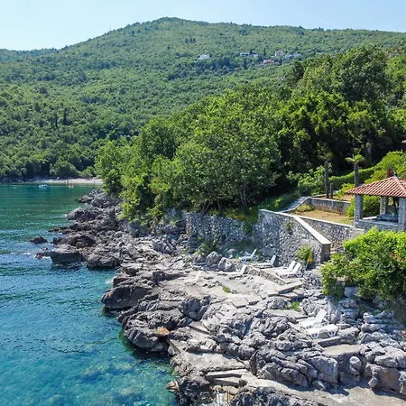 Lilly 1 By Interhome