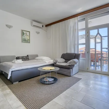 Lilly 1 By Interhome Laurana