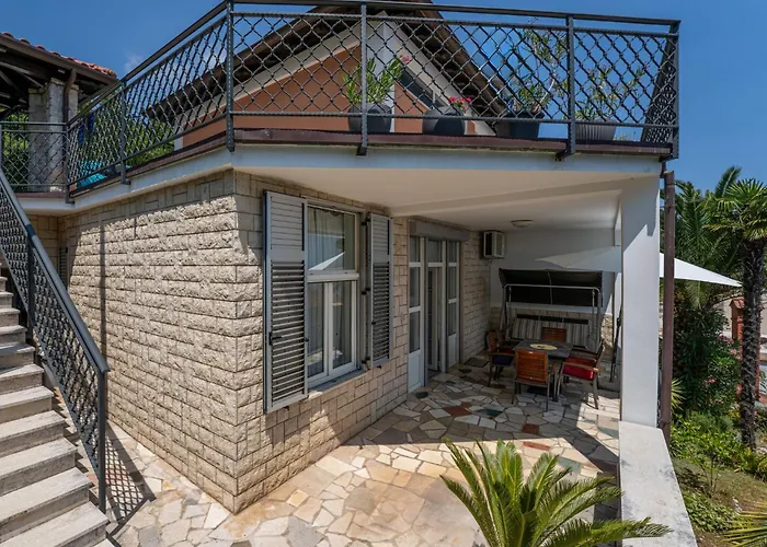 Lilly 1 By Interhome Apartman *