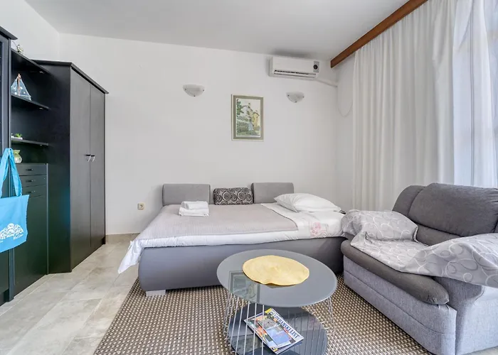 Lilly 1 By Interhome Apartman